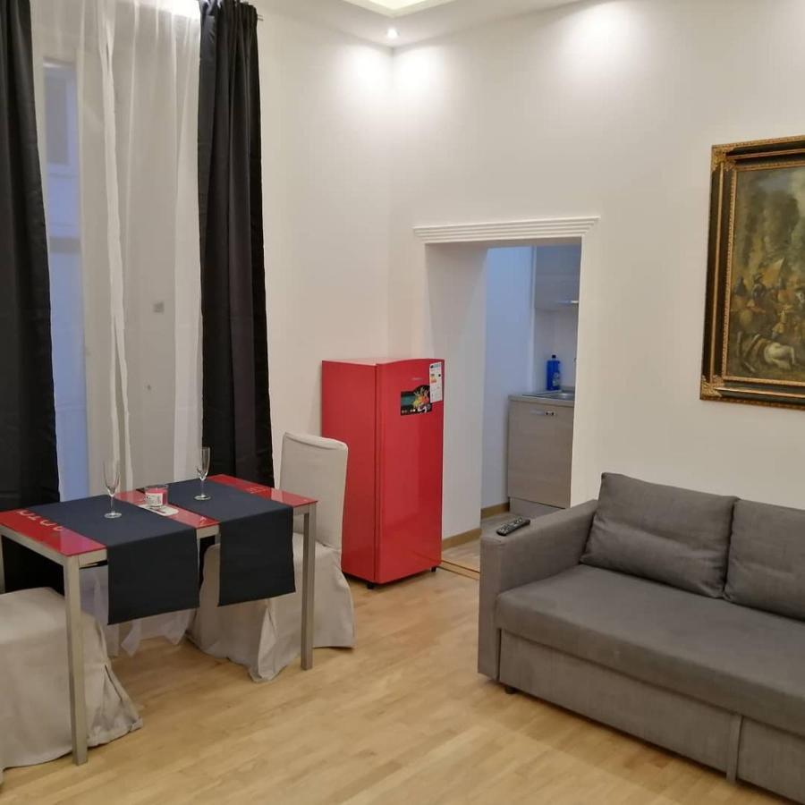 La Dimora Dei Borbone Apartman Nápoly Kültér fotó