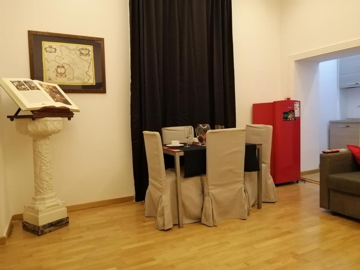 La Dimora Dei Borbone Apartman Nápoly Kültér fotó