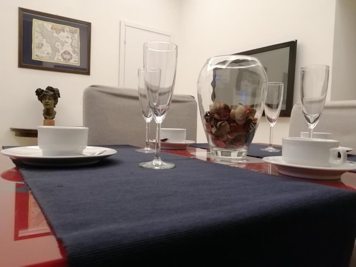 La Dimora Dei Borbone Apartman Nápoly Kültér fotó