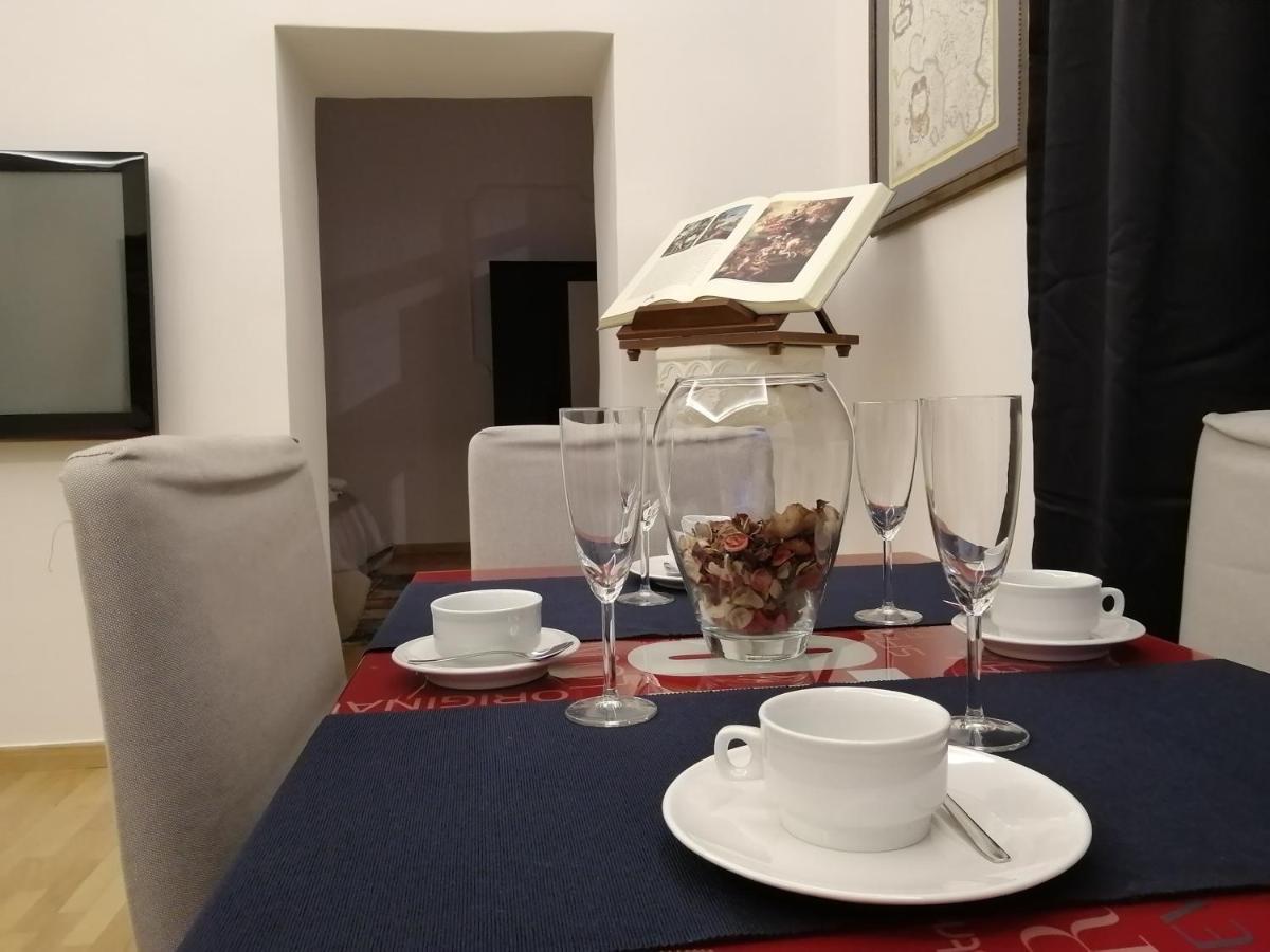 La Dimora Dei Borbone Apartman Nápoly Kültér fotó